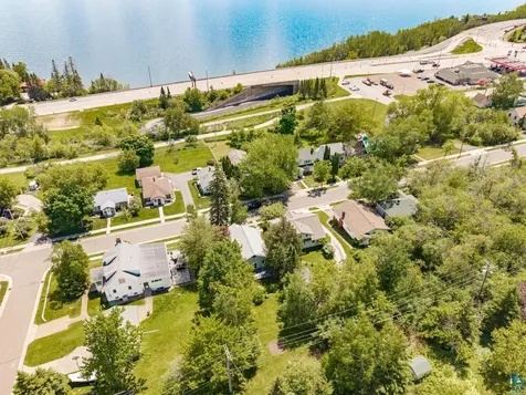 2723 Jefferson Street Duluth MN 55812