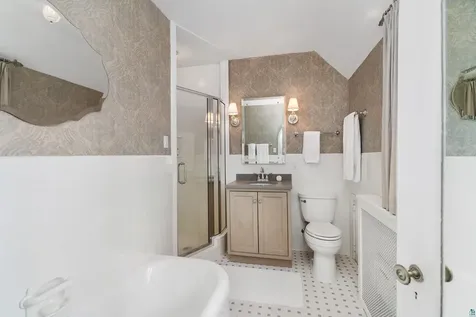 3431 E 1st Street Duluth MN 55804