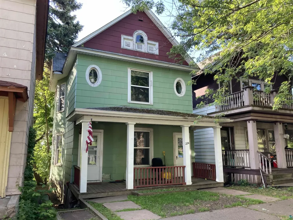 224 E 6th Street Duluth MN 55805-2137