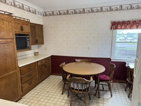 402 10th Avenue Two Harbors MN 55616