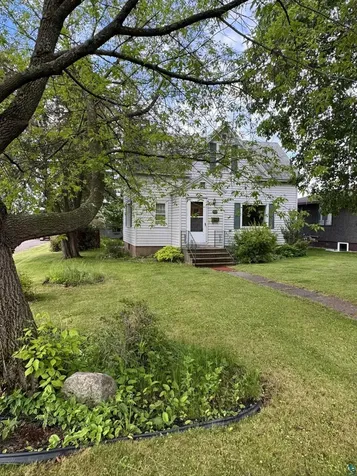 402 10th Avenue Two Harbors MN 55616