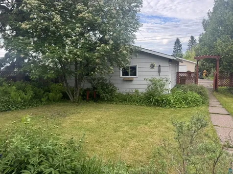 402 10th Avenue Two Harbors MN 55616