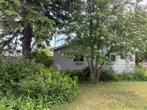 402 10th Avenue Two Harbors MN 55616