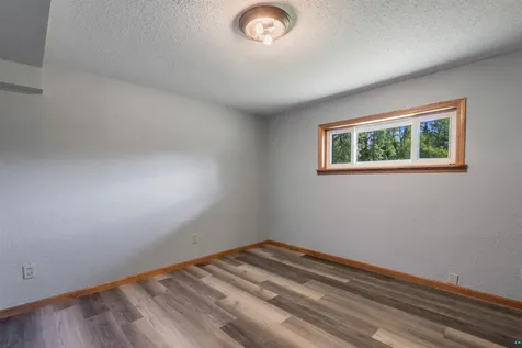 15 Vermillion Street Carlton MN 55718