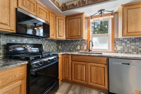 15 Vermillion Street Carlton MN 55718
