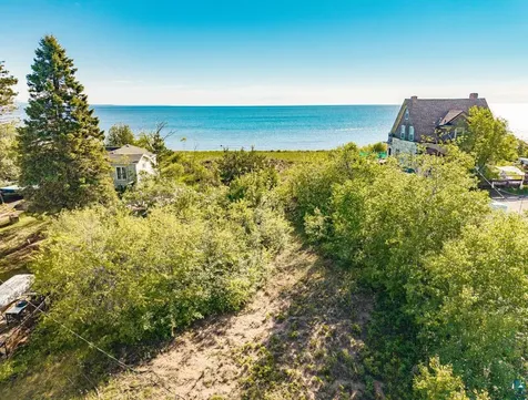 41XX S Lake Avenue Duluth MN 55802