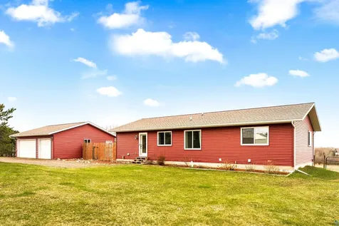 66 E Stark Road Esko MN 55733