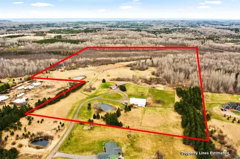 66 E Stark Road Esko MN 55733