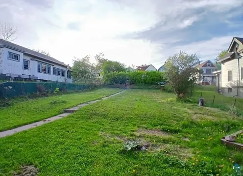 614 E 9th Street Duluth MN 55805