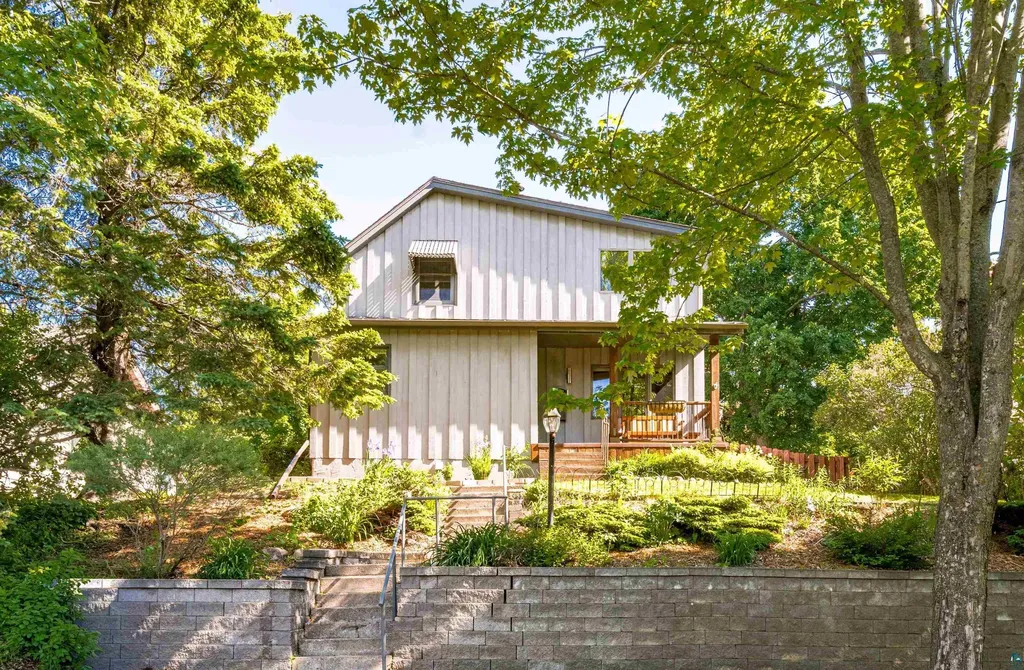 219 Osakis Street Duluth MN 55803