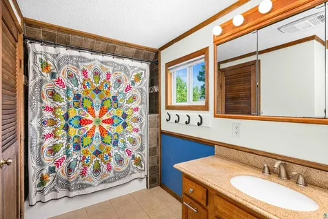 219 Osakis Street Duluth MN 55803