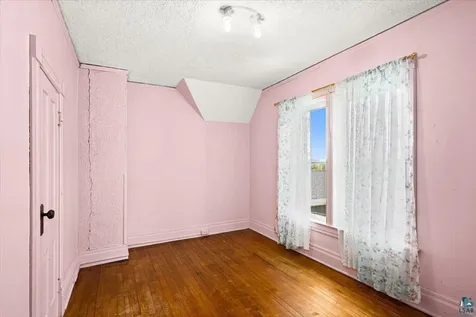 2424 W 7th Street Duluth MN 55806