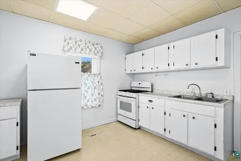 2424 W 7th Street Duluth MN 55806