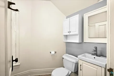 2424 W 7th Street Duluth MN 55806