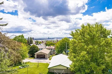 2424 W 7th Street Duluth MN 55806