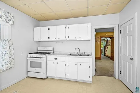2424 W 7th Street Duluth MN 55806