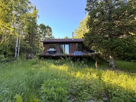 16 Ary Point Road Hovland MN 55606