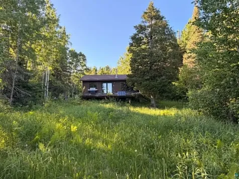 16 Ary Point Road Hovland MN 55606