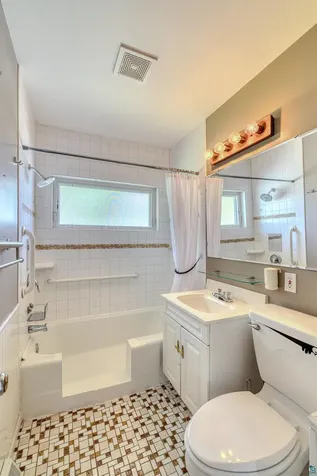 2113 Hutchinson Road Duluth MN 55811