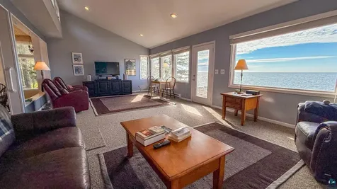 3818 Manitoo Trail Grand Marais MN 55604