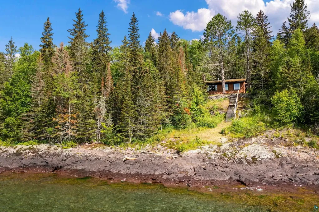 1534 Hwy 61 E Grand Marais MN 55604