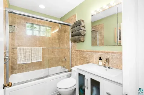 1811 Vermilion Road Duluth MN 55803