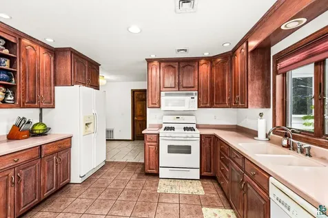 3007 E 7th Street Superior WI 54880