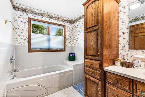 3007 E 7th Street Superior WI 54880