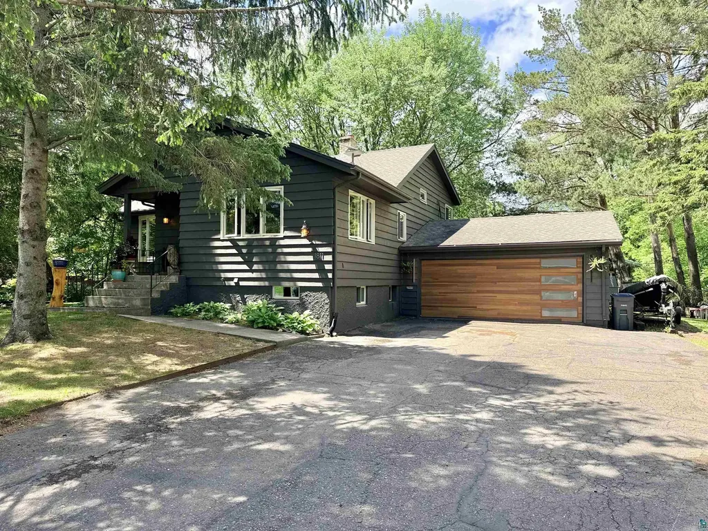 1811 Columbus Avenue Duluth MN 55803