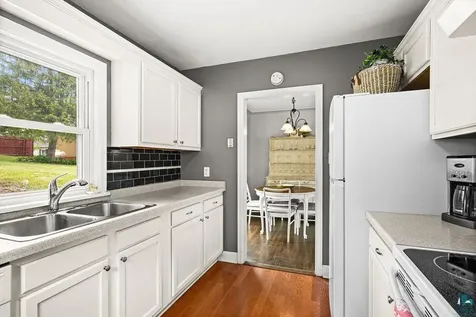 5211 Oneida Street Duluth MN 55804