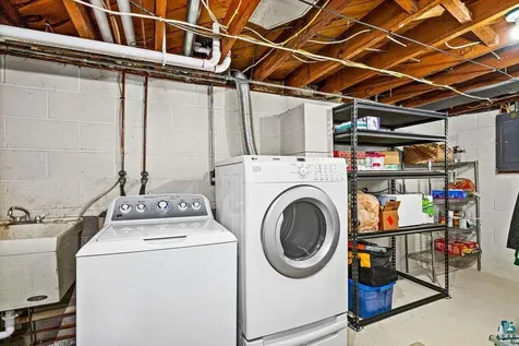 5211 Oneida Street Duluth MN 55804