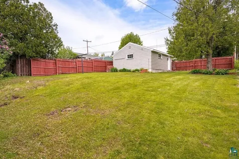 5211 Oneida Street Duluth MN 55804