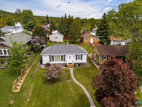 5211 Oneida Street Duluth MN 55804