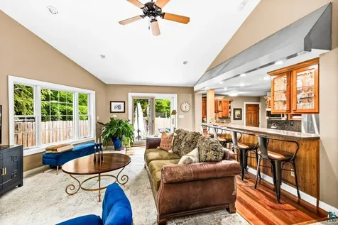 1904 Hartley Road Duluth MN 55803