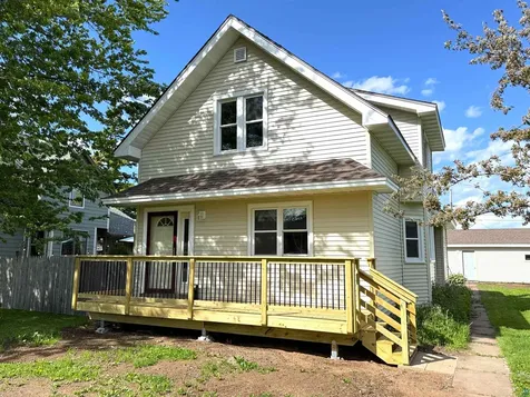 2715 E 3rd Street Superior WI 54880