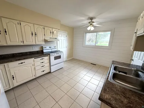 2715 E 3rd Street Superior WI 54880