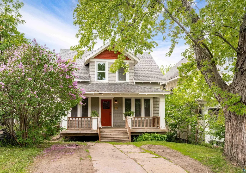 626 N 10th Avenue E Duluth MN 55805