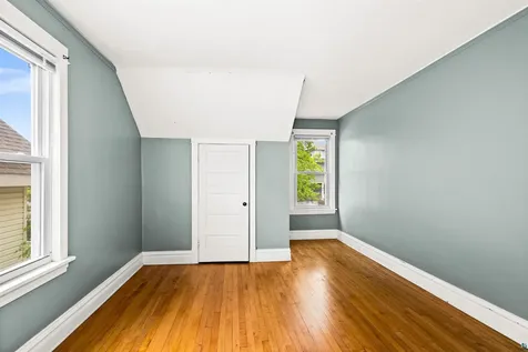626 N 10th Avenue E Duluth MN 55805