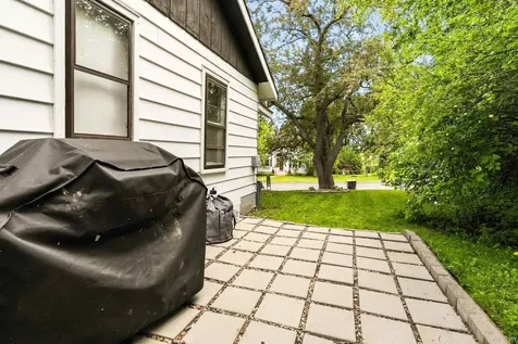 5325 Oakley Street Duluth MN 55804