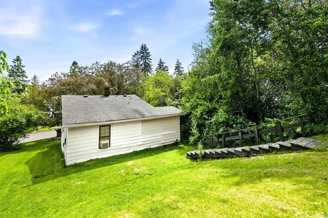 5325 Oakley Street Duluth MN 55804