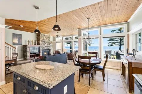 596 Larsmont Way Two Harbors MN 55616