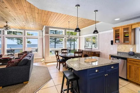 596 Larsmont Way Two Harbors MN 55616