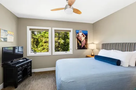 596 Larsmont Way Two Harbors MN 55616