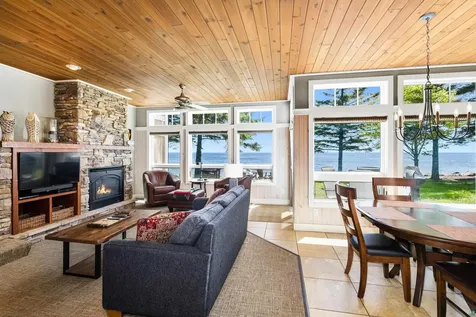 596 Larsmont Way Two Harbors MN 55616