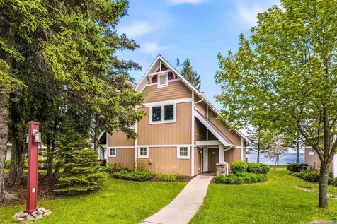 596 Larsmont Way Two Harbors MN 55616