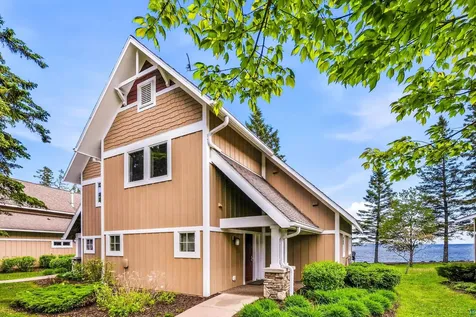 596 Larsmont Way Two Harbors MN 55616