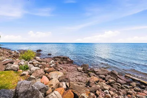 596 Larsmont Way Two Harbors MN 55616