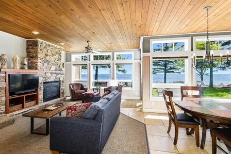 596 Larsmont Way Two Harbors MN 55616
