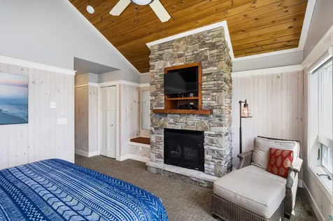 596 Larsmont Way Two Harbors MN 55616