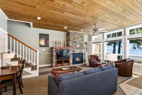 596 Larsmont Way Two Harbors MN 55616